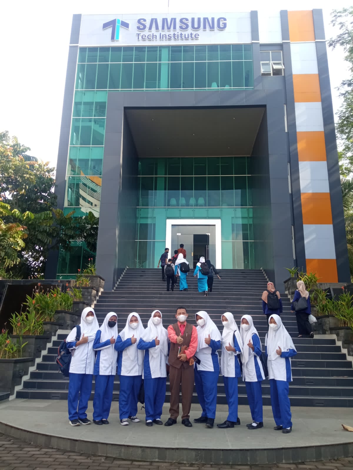 Kegiatan praktek jurusan Akuntansi SMK Muhamna